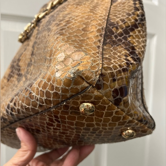 Michael Kors Harper
Sand Snake Leather Large
Tote Bag - Picture 10 of 13